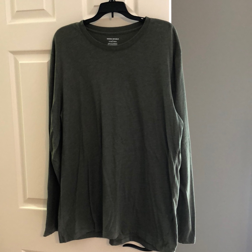 Men’s fitted crew neck shirt